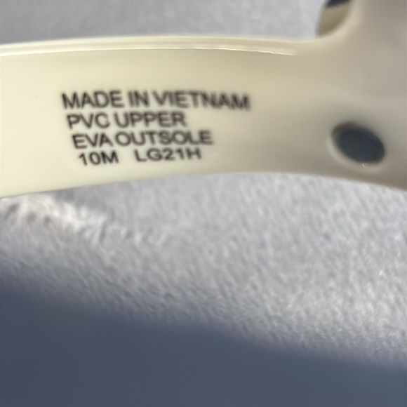 🔥🔥🔥Michael Kors Gray and White Sandals Size: 10M🔥🔥🔥 - Picture 4 of 6